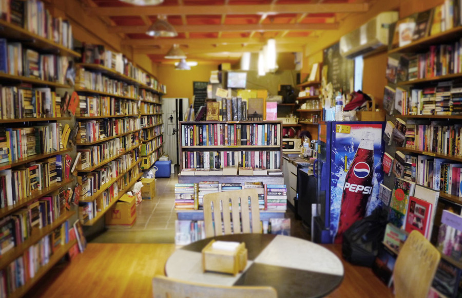 ร้านหนังสืออิสระสุดเท่ - DASA BOOK CAFÉ